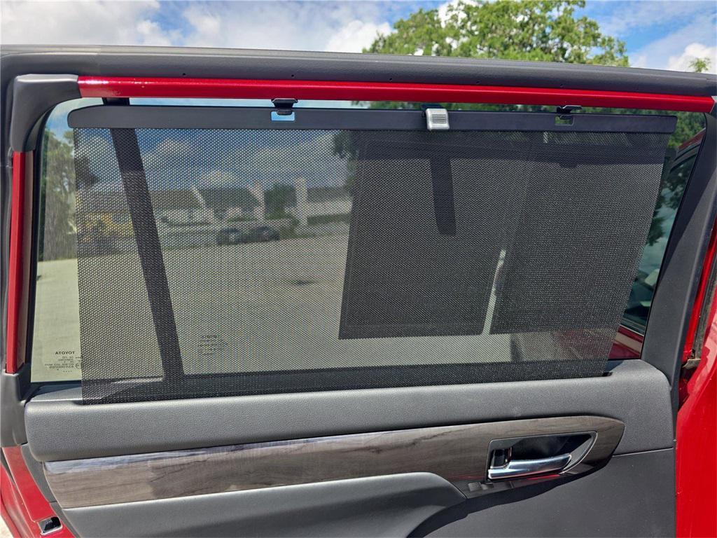 used 2021 Toyota Highlander car, priced at $37,434