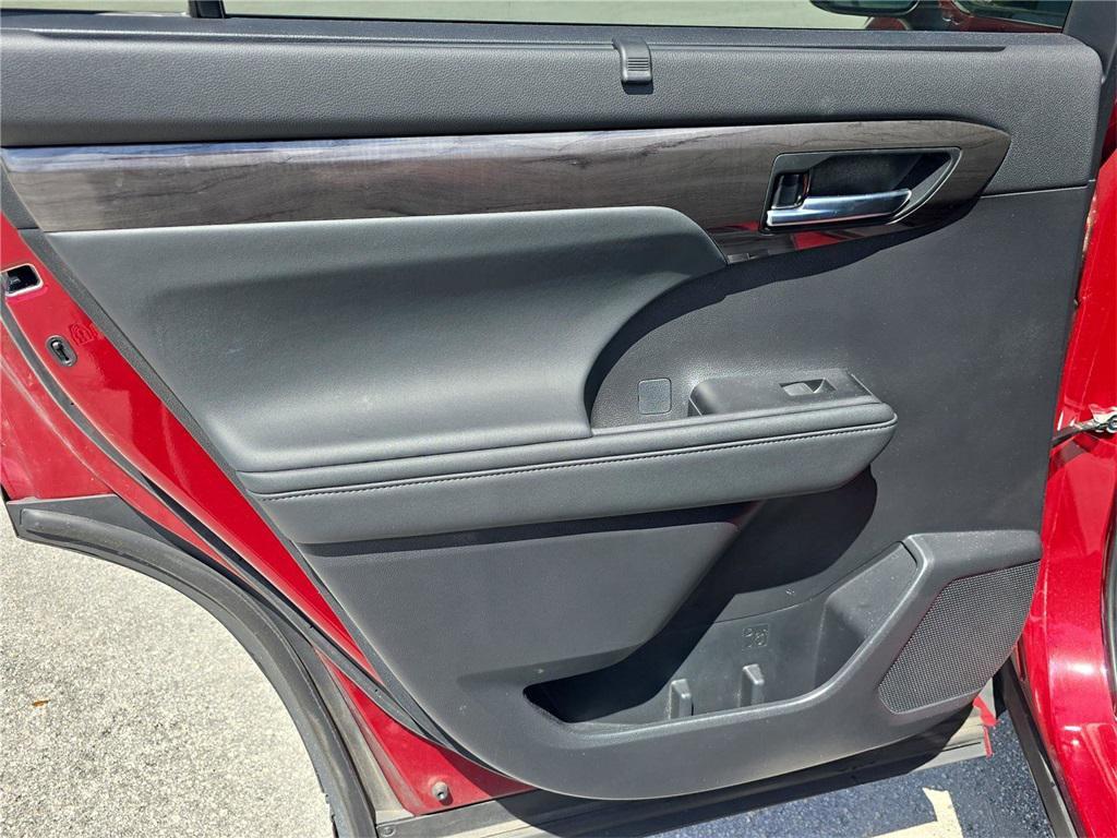 used 2021 Toyota Highlander car, priced at $37,434