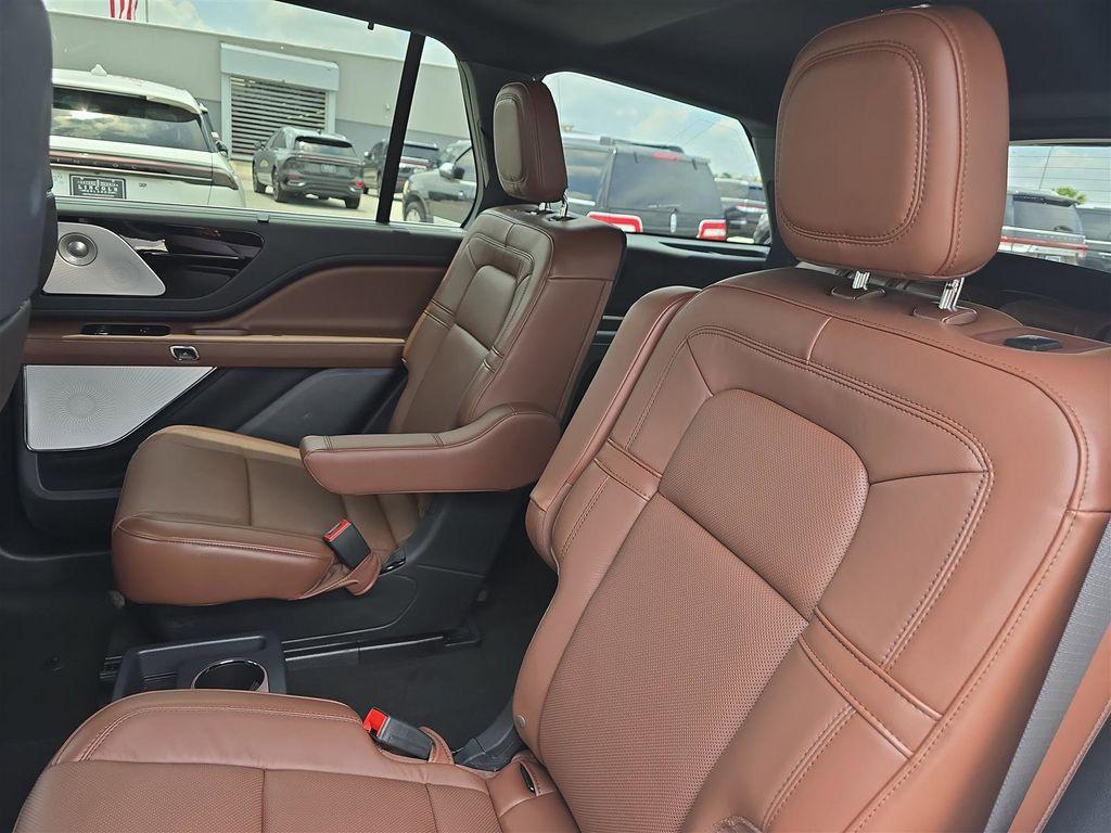 new 2025 Lincoln Aviator car, priced at $74,131