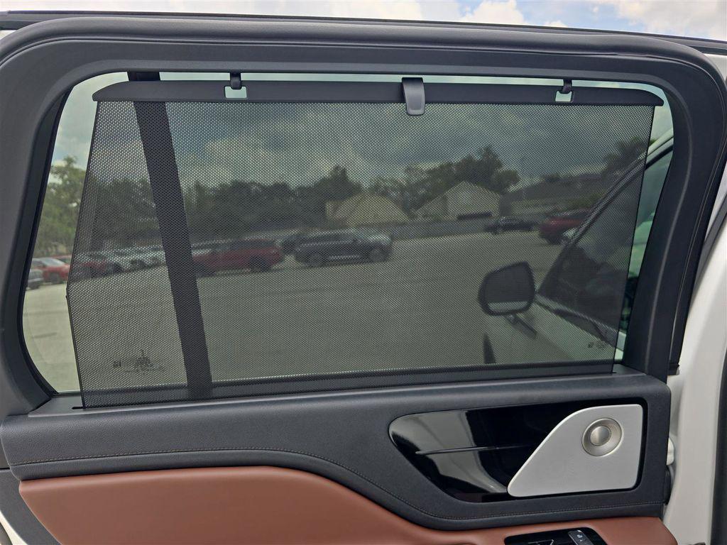 new 2025 Lincoln Aviator car, priced at $74,131