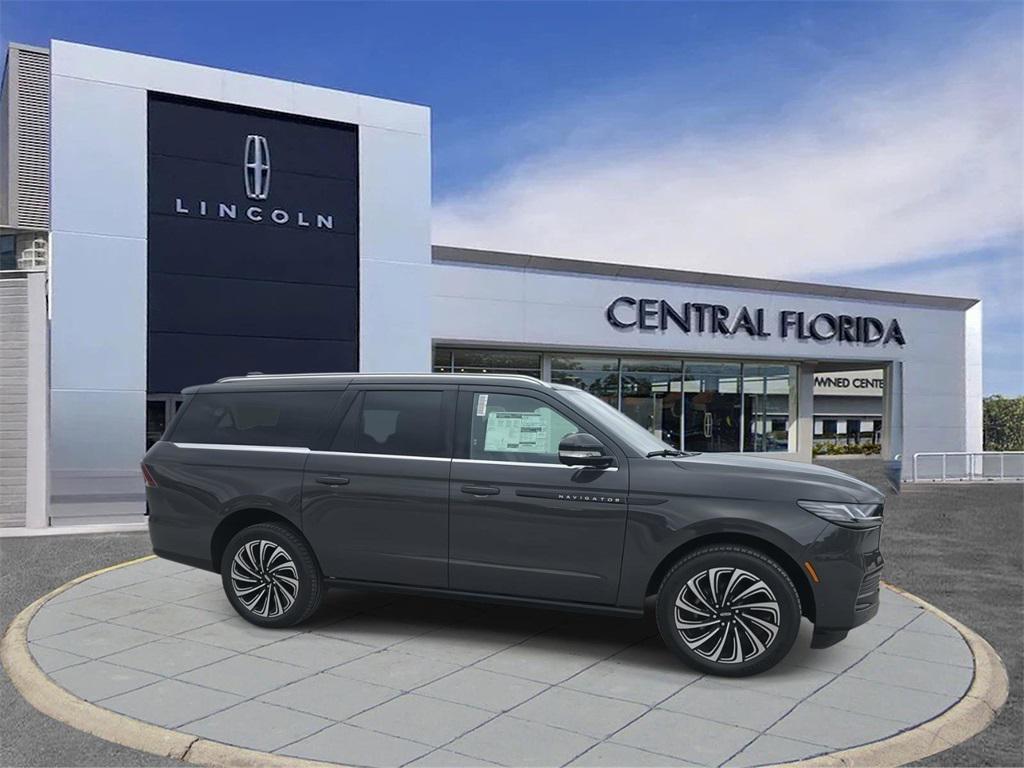 new 2025 Lincoln Navigator car, priced at $124,190