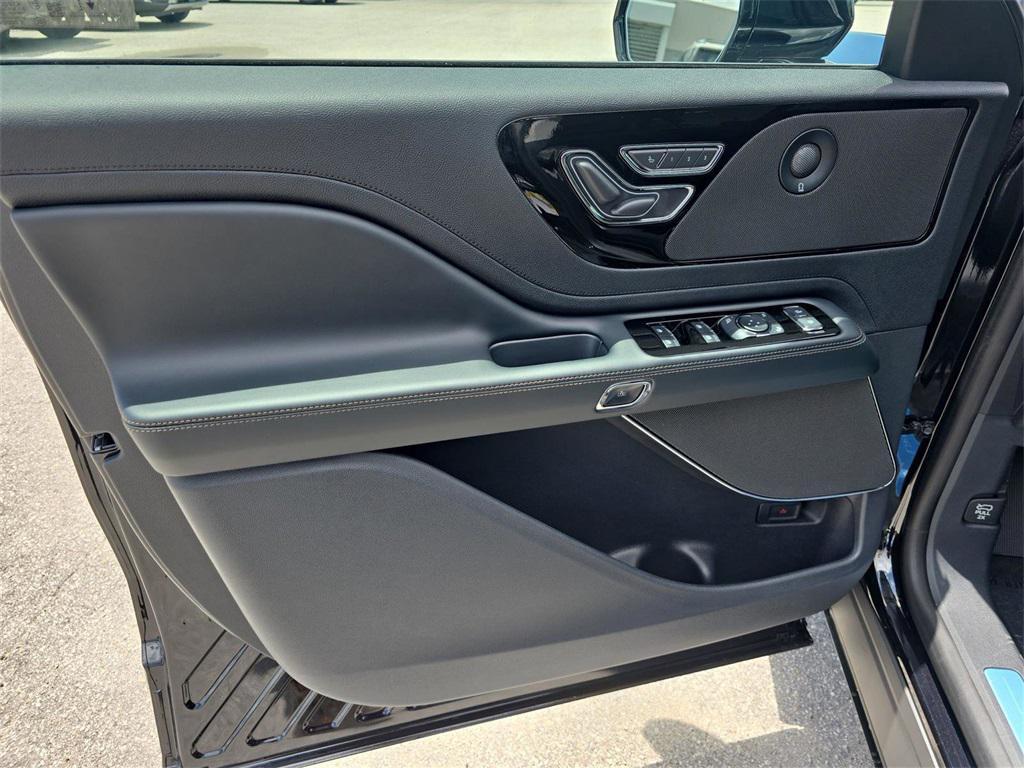 new 2025 Lincoln Aviator car, priced at $61,910