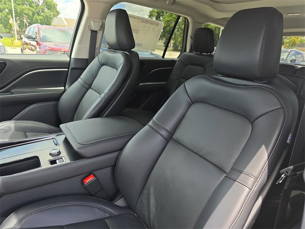 new 2025 Lincoln Aviator car, priced at $61,910