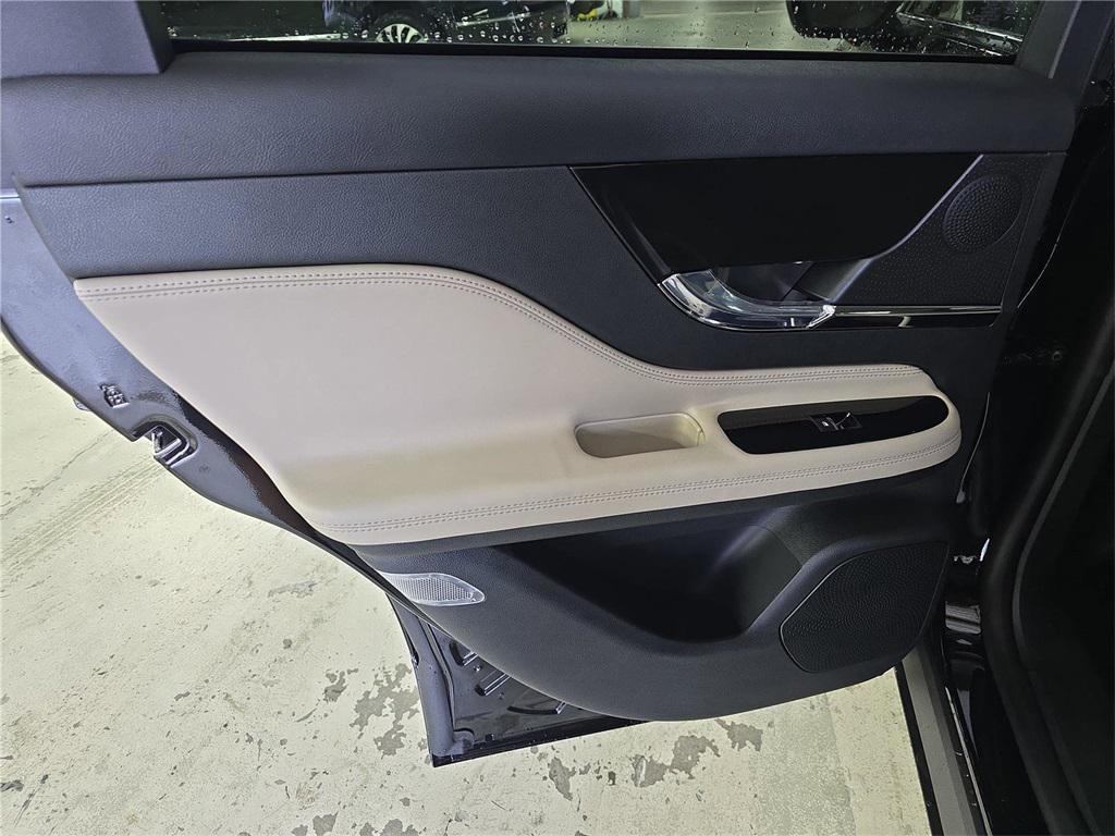 new 2025 Lincoln Corsair car, priced at $39,725