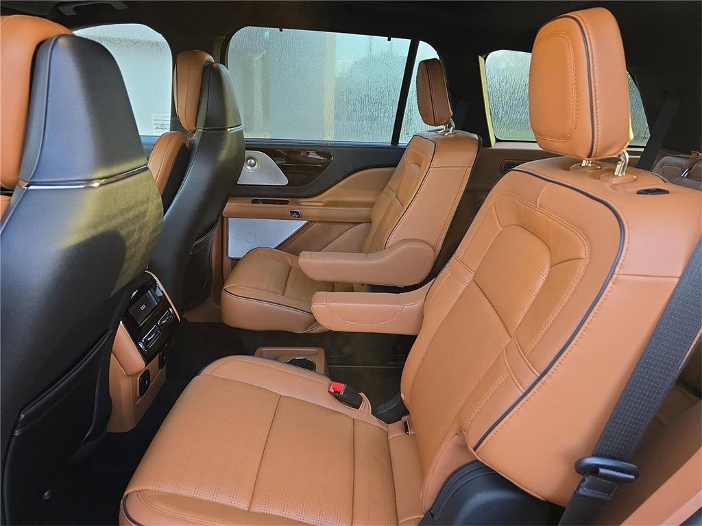 new 2025 Lincoln Aviator car, priced at $86,275