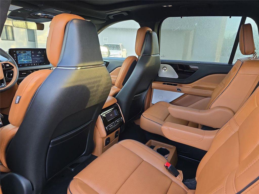 new 2025 Lincoln Aviator car, priced at $86,275