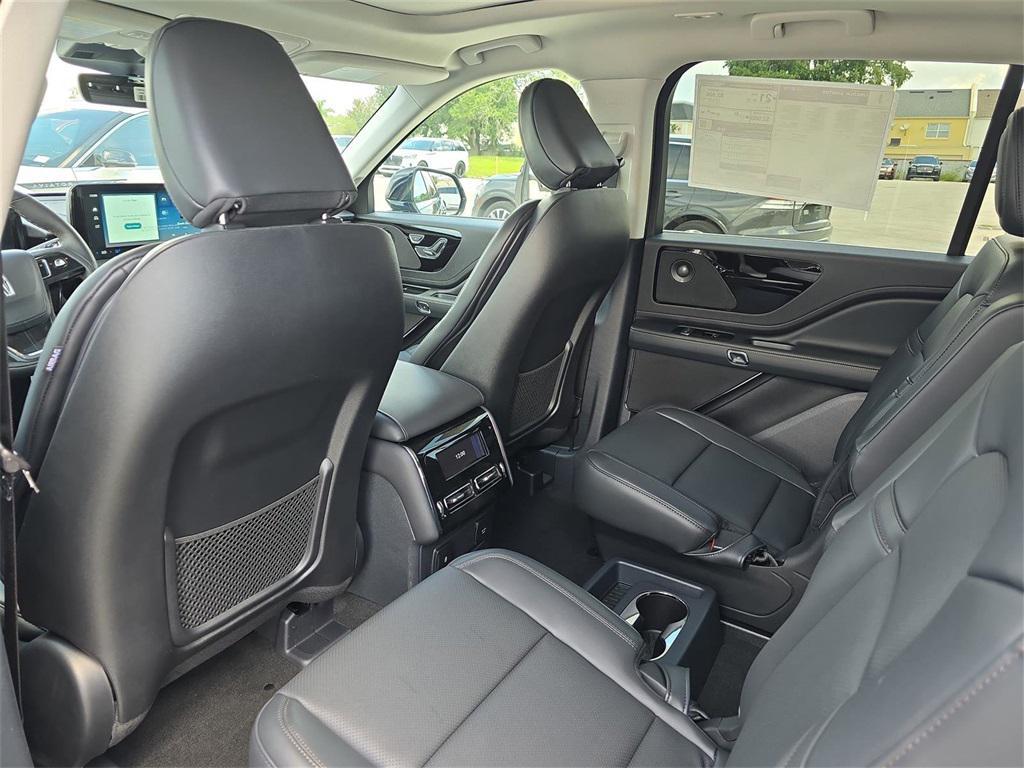 new 2025 Lincoln Aviator car, priced at $61,910