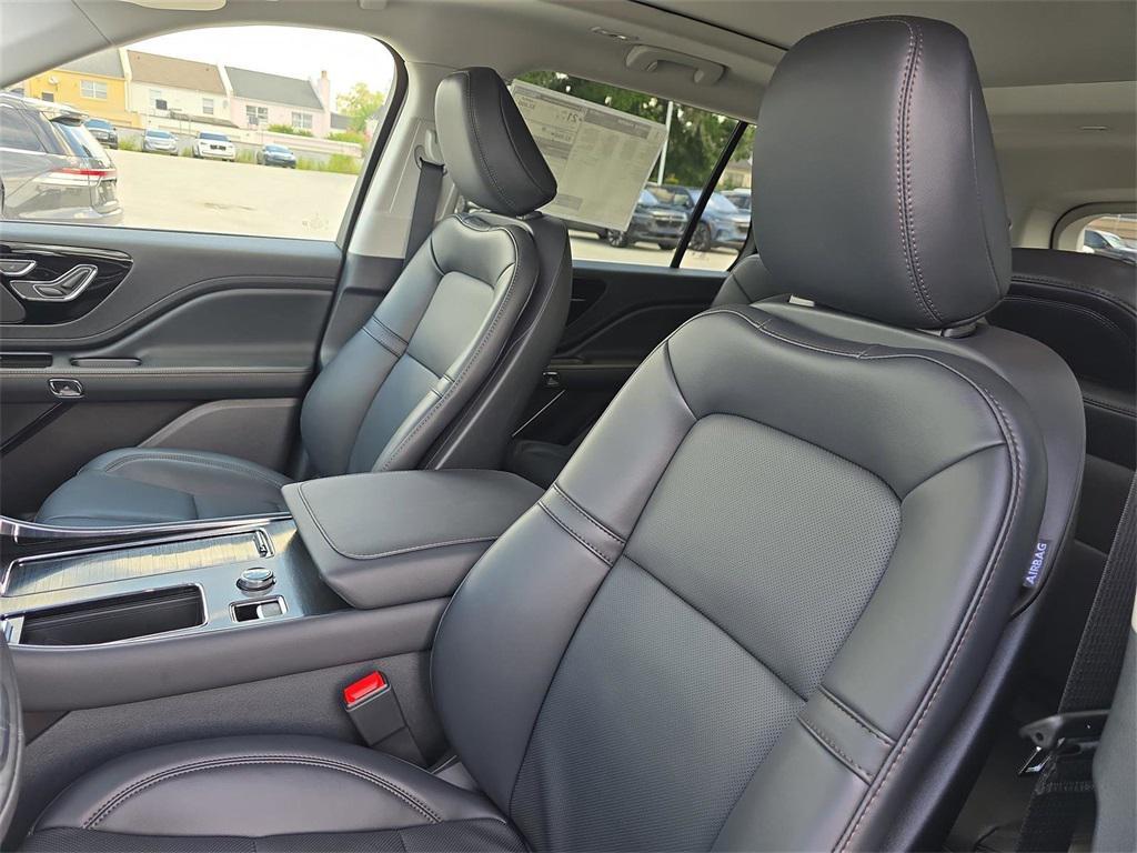 new 2025 Lincoln Aviator car, priced at $61,910
