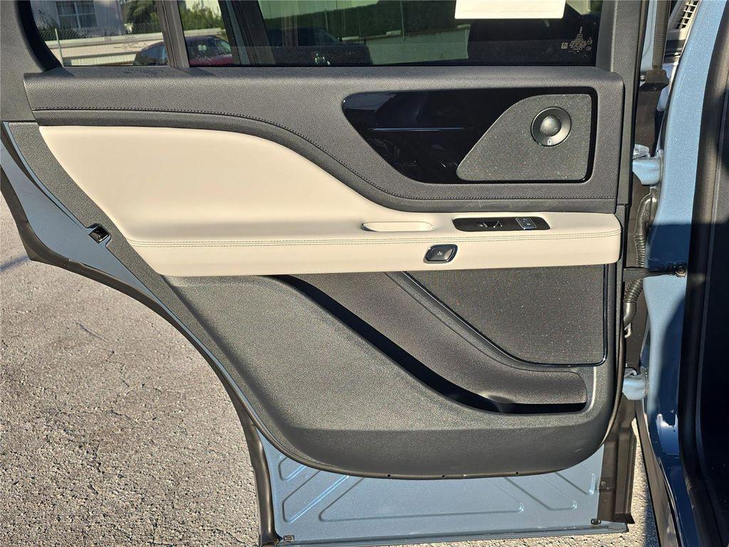 new 2026 Lincoln Aviator car