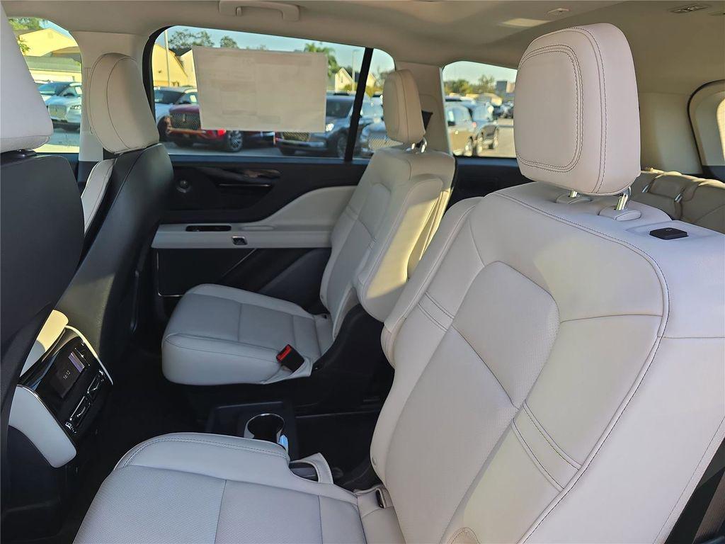 new 2026 Lincoln Aviator car