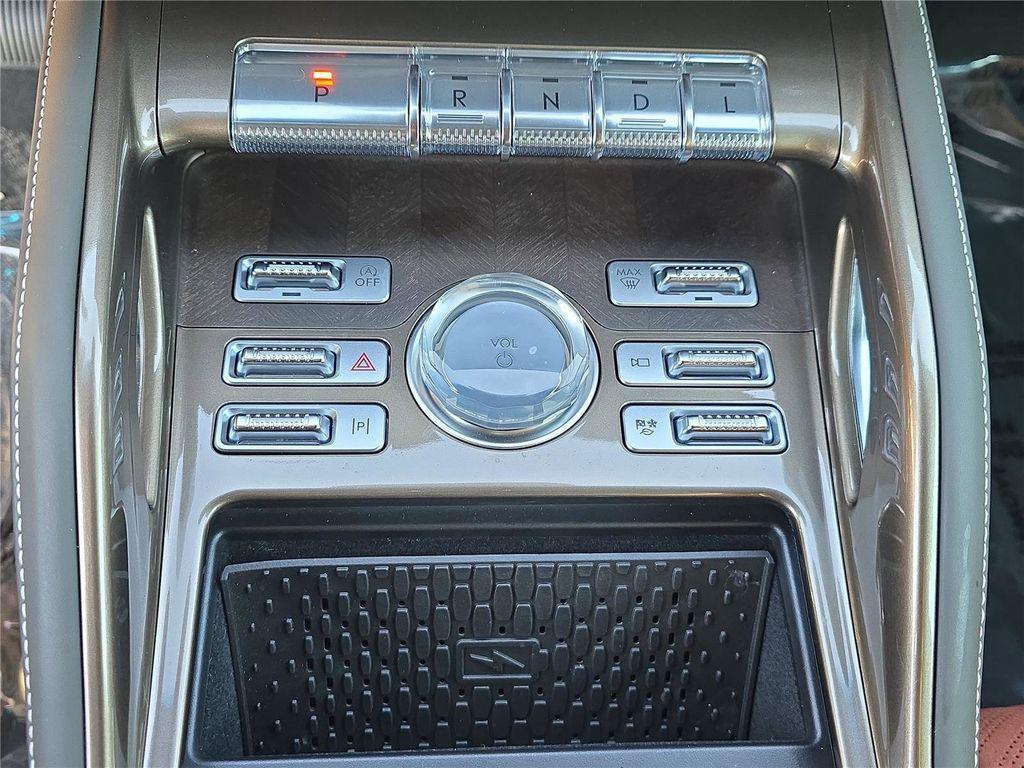 used 2024 Lincoln Nautilus car, priced at $59,998