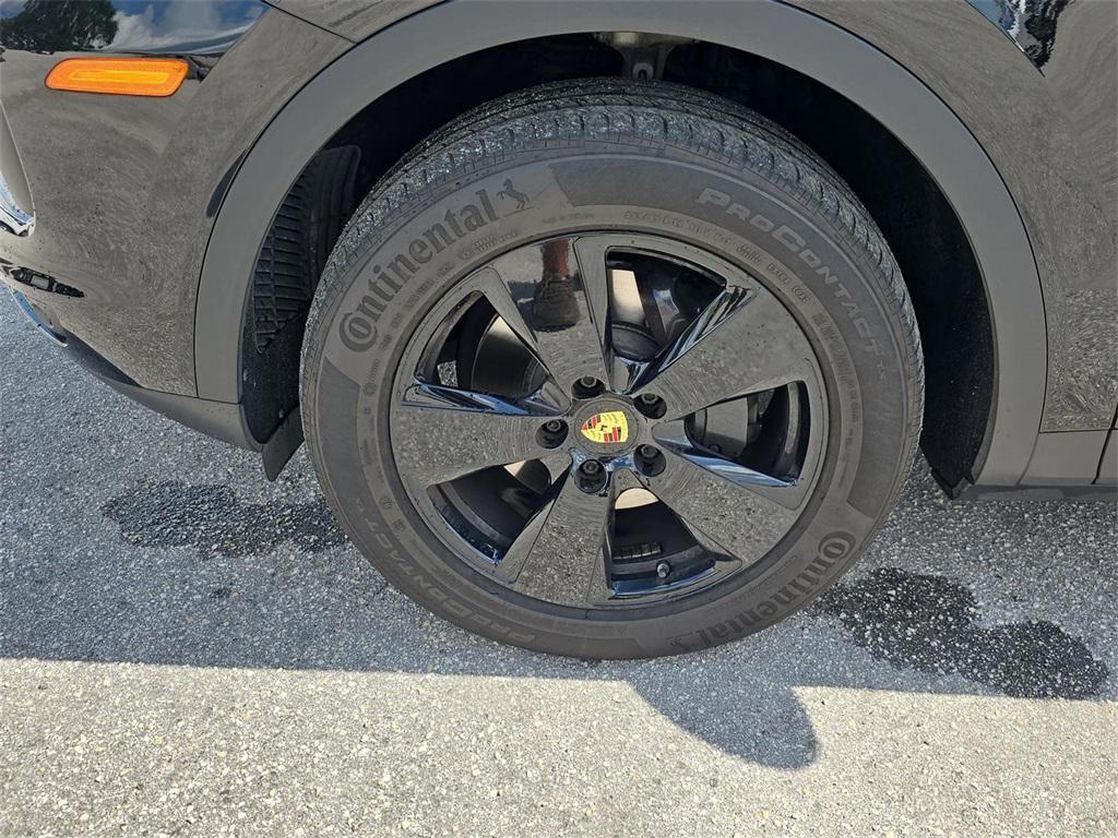 used 2020 Porsche Cayenne car, priced at $37,987
