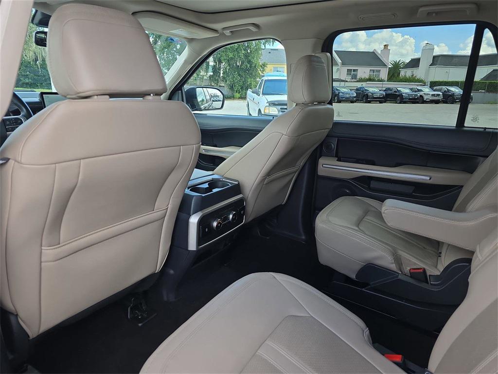 used 2023 Ford Expedition car, priced at $39,116