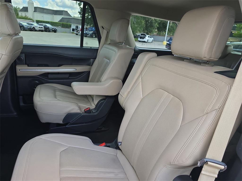 used 2023 Ford Expedition car, priced at $39,116