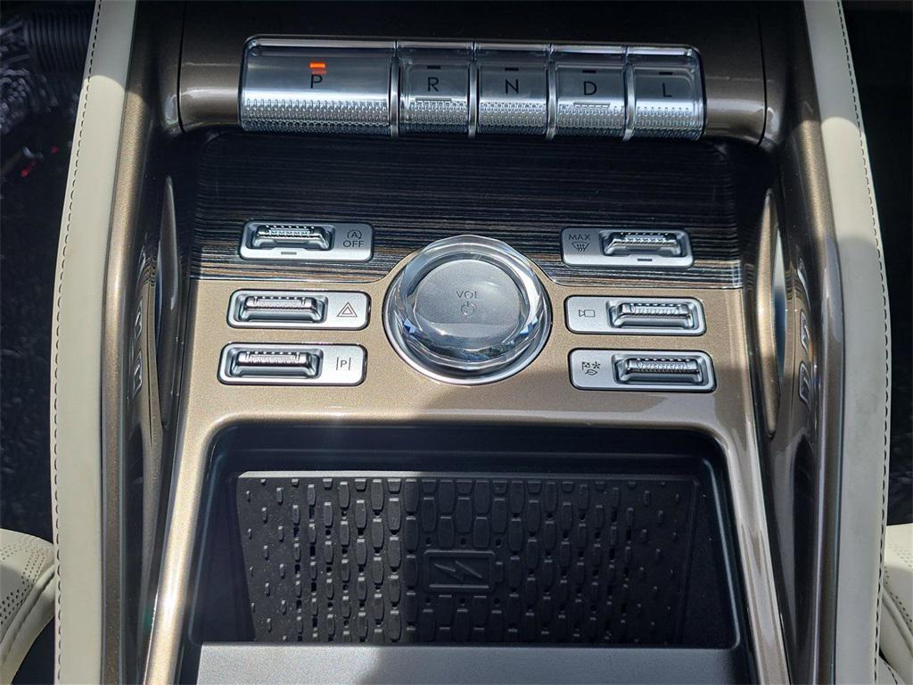 new 2025 Lincoln Nautilus car, priced at $79,395