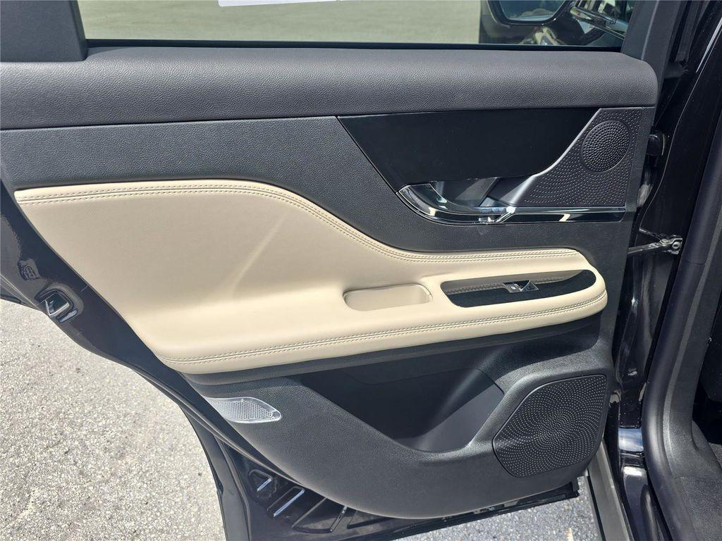 new 2025 Lincoln Corsair car, priced at $36,537