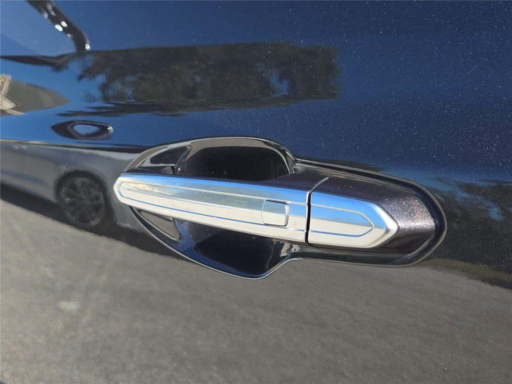 used 2018 Cadillac XT5 car, priced at $17,498