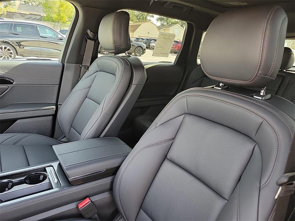 new 2025 Lincoln Nautilus car, priced at $54,718