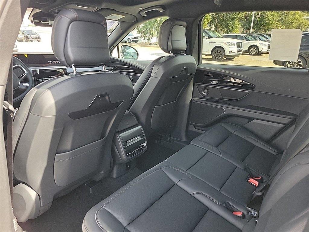 new 2025 Lincoln Nautilus car, priced at $54,718