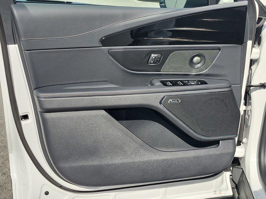 new 2025 Lincoln Nautilus car, priced at $58,499