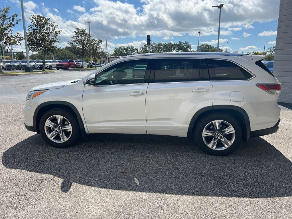 used 2016 Toyota Highlander car, priced at $23,222