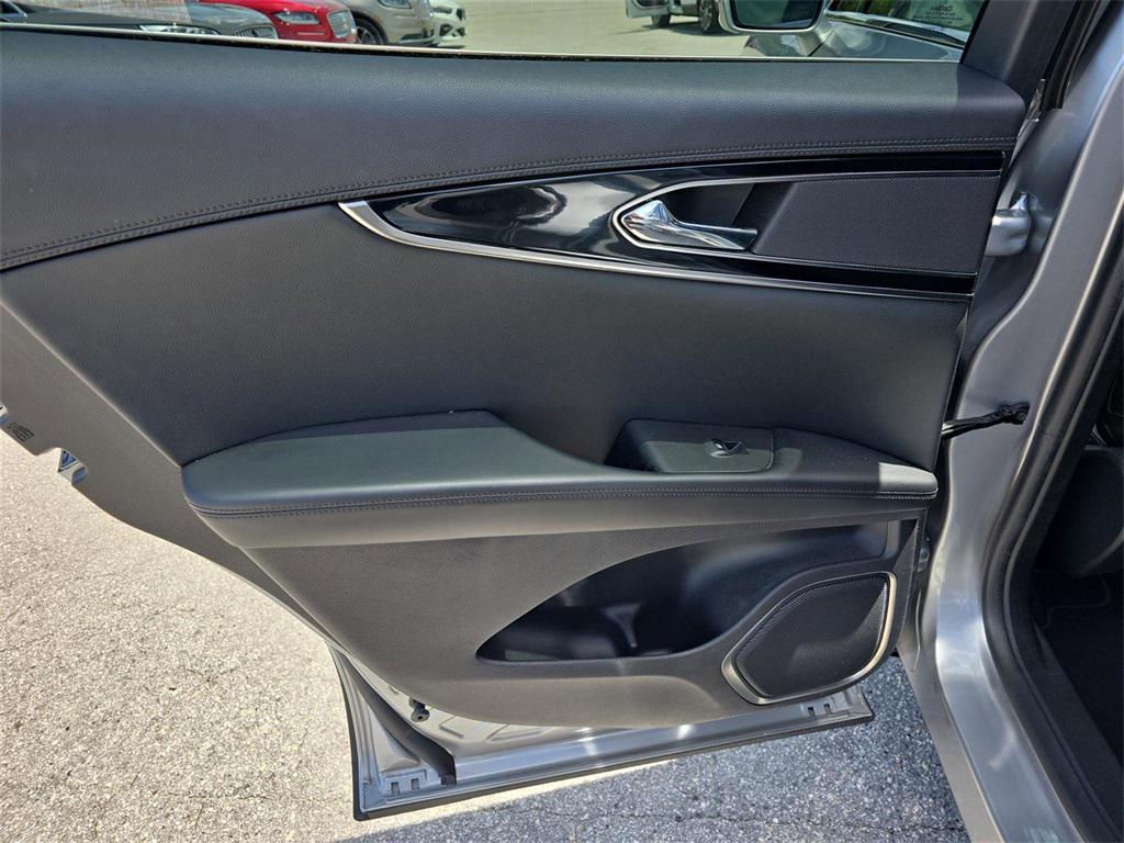 used 2021 Lincoln Nautilus car, priced at $25,171