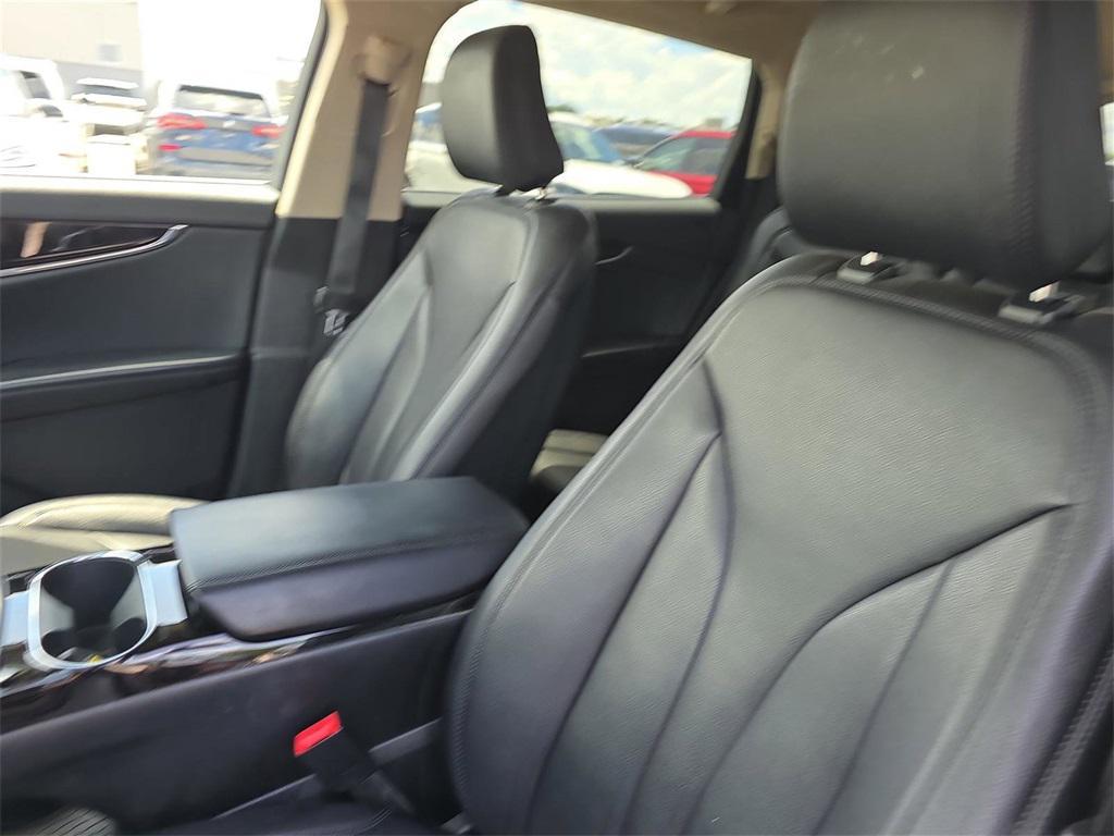 used 2021 Lincoln Nautilus car, priced at $25,171