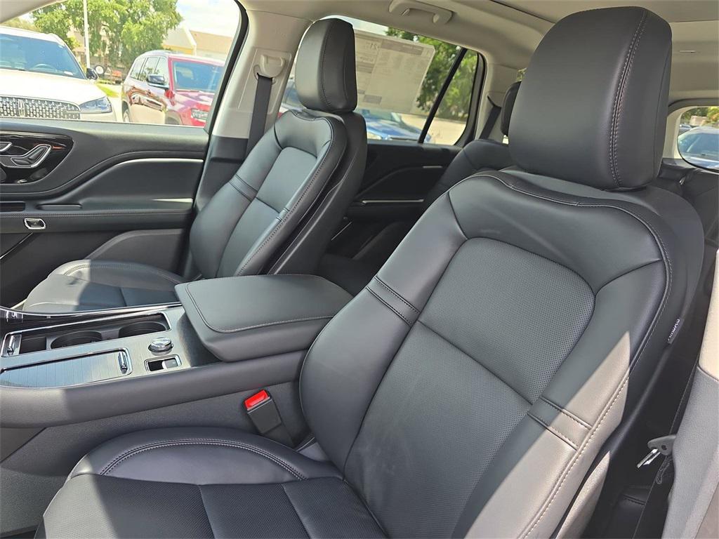 new 2025 Lincoln Aviator car, priced at $61,910