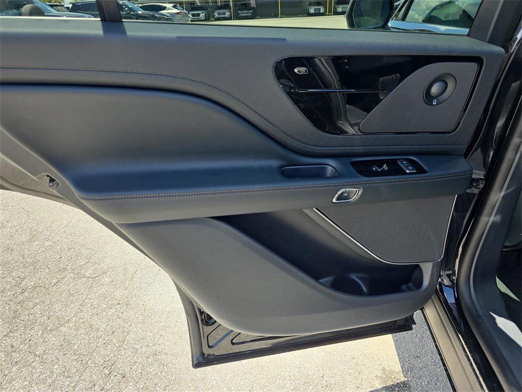 new 2025 Lincoln Aviator car, priced at $61,910