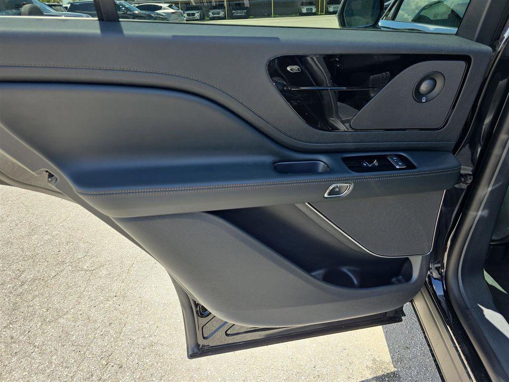 new 2025 Lincoln Aviator car, priced at $52,910