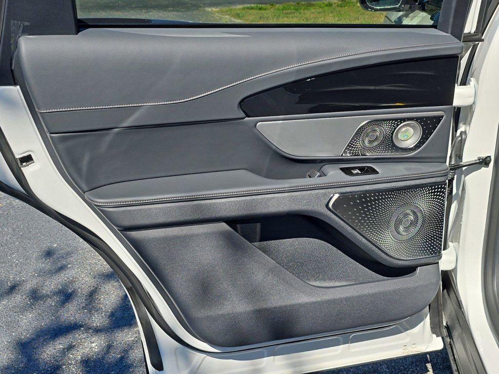 new 2025 Lincoln Nautilus car, priced at $65,114