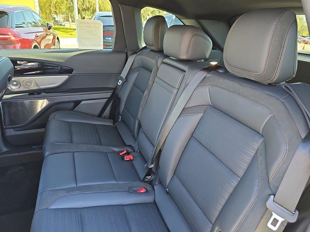 new 2025 Lincoln Nautilus car, priced at $65,114