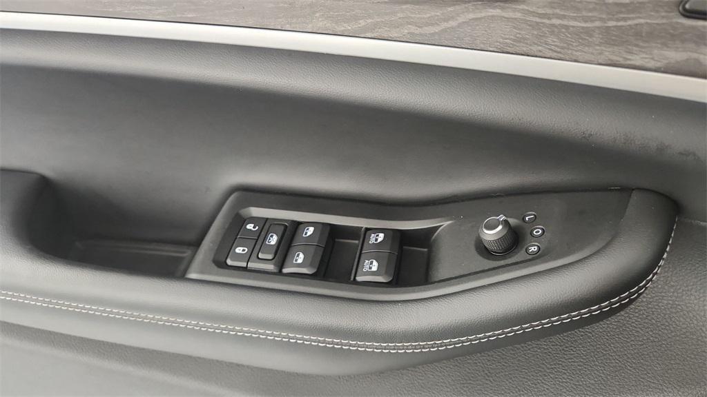 used 2021 Jeep Grand Cherokee L car, priced at $29,494