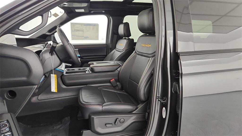 new 2025 Ford Expedition car, priced at $84,440