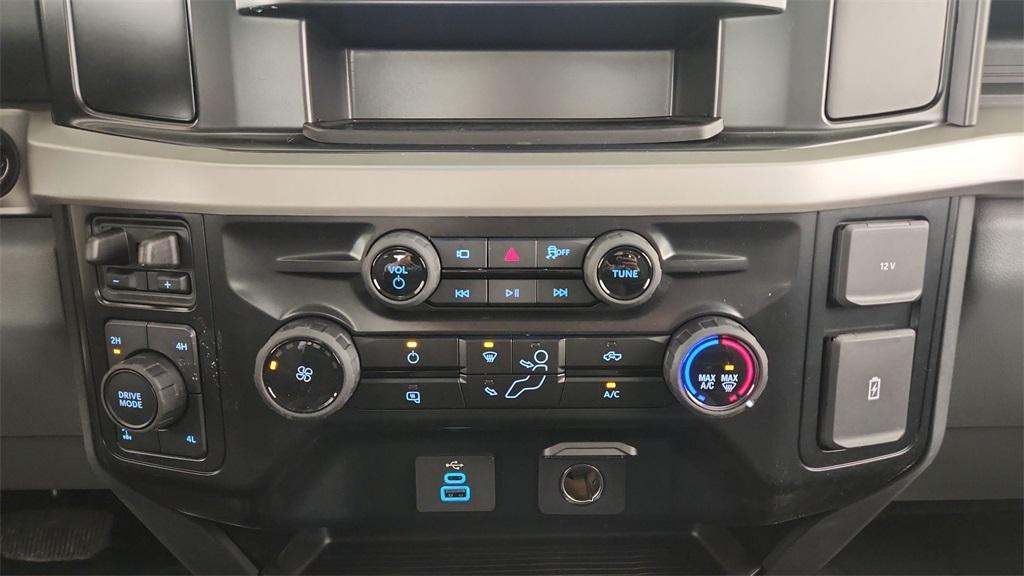 new 2025 Ford F-250 car, priced at $54,658