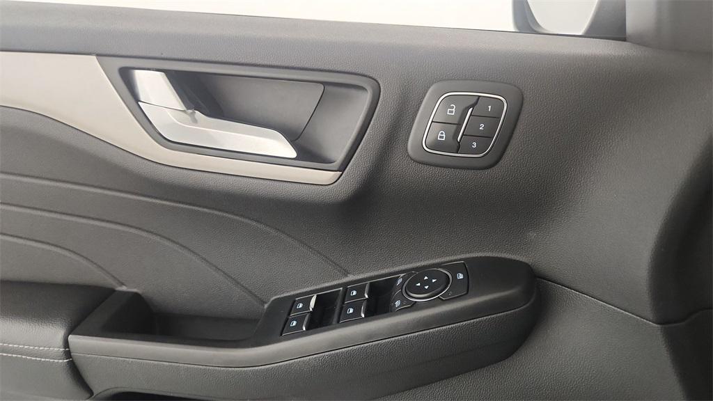 used 2022 Ford Escape car, priced at $24,741