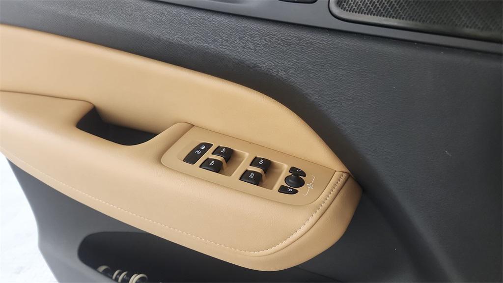 used 2022 Volvo XC60 car, priced at $29,494