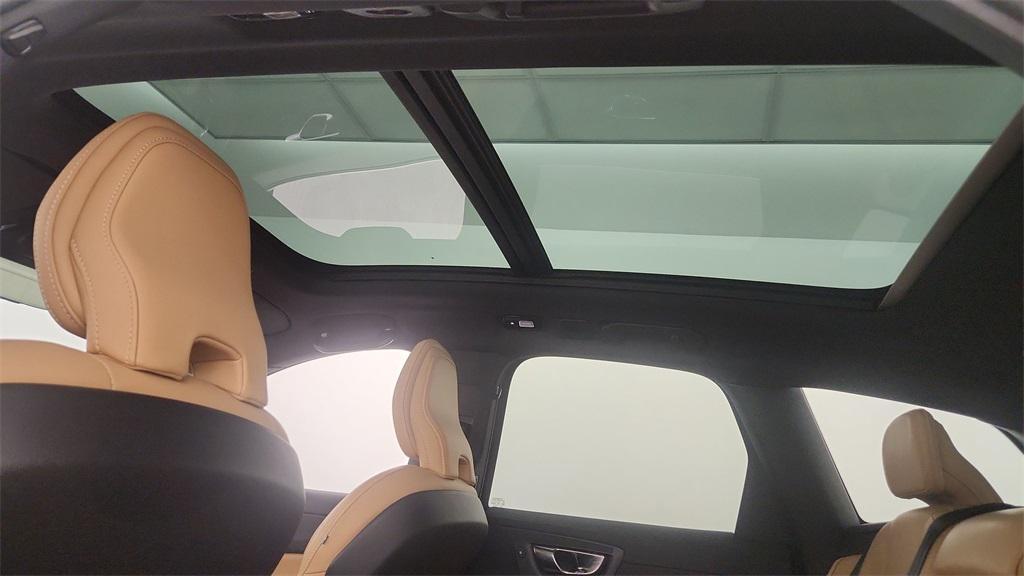 used 2022 Volvo XC60 car, priced at $29,494
