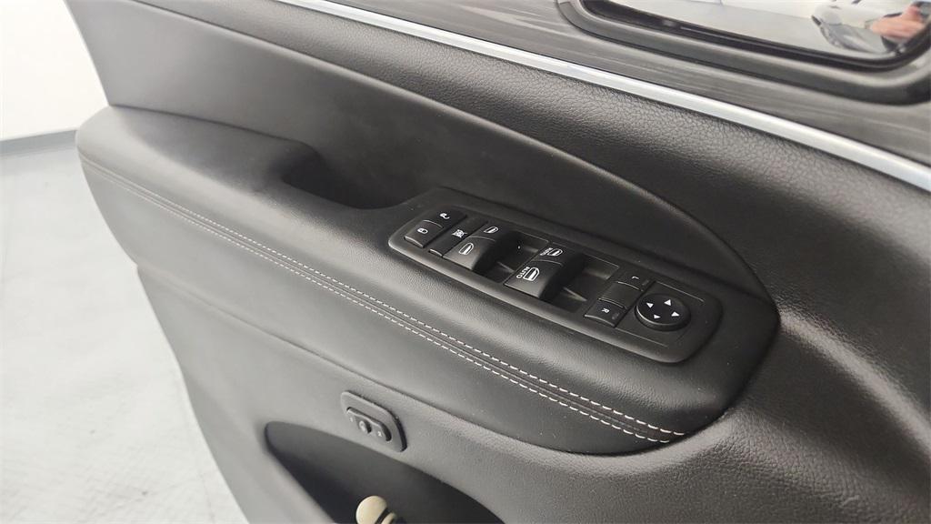used 2021 Jeep Grand Cherokee car, priced at $21,892
