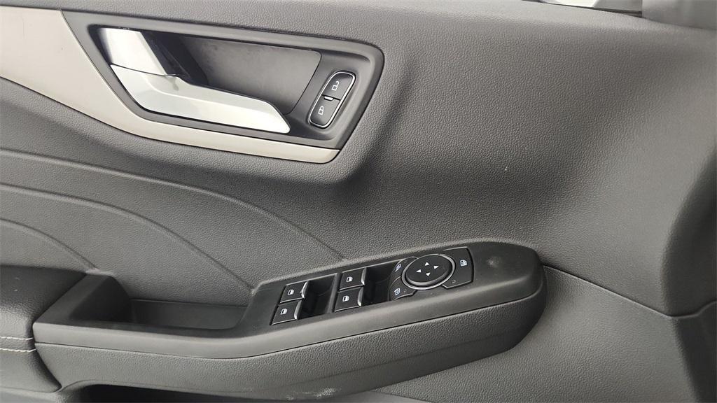 used 2022 Ford Escape car, priced at $24,958