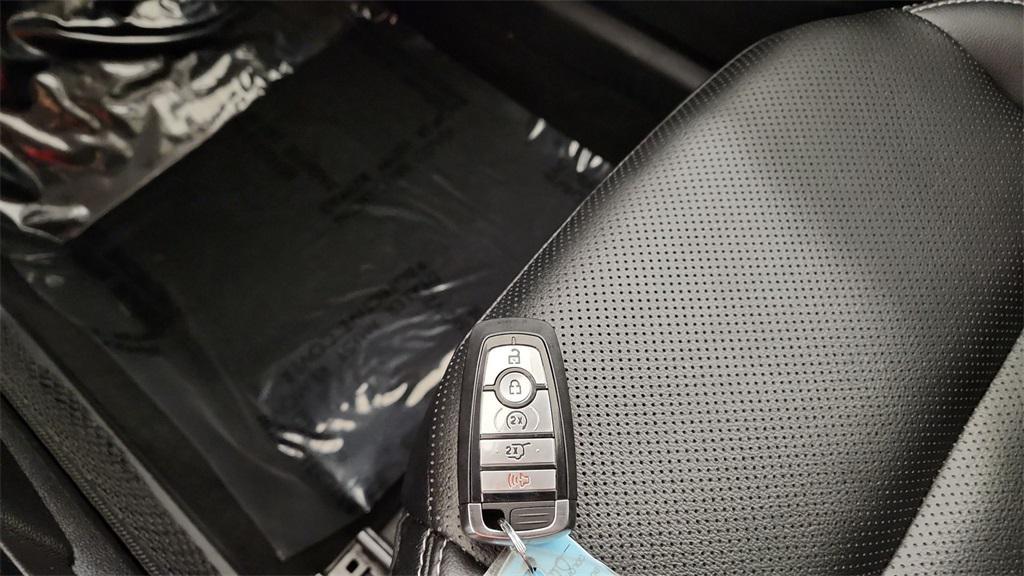 used 2022 Ford Escape car, priced at $23,334