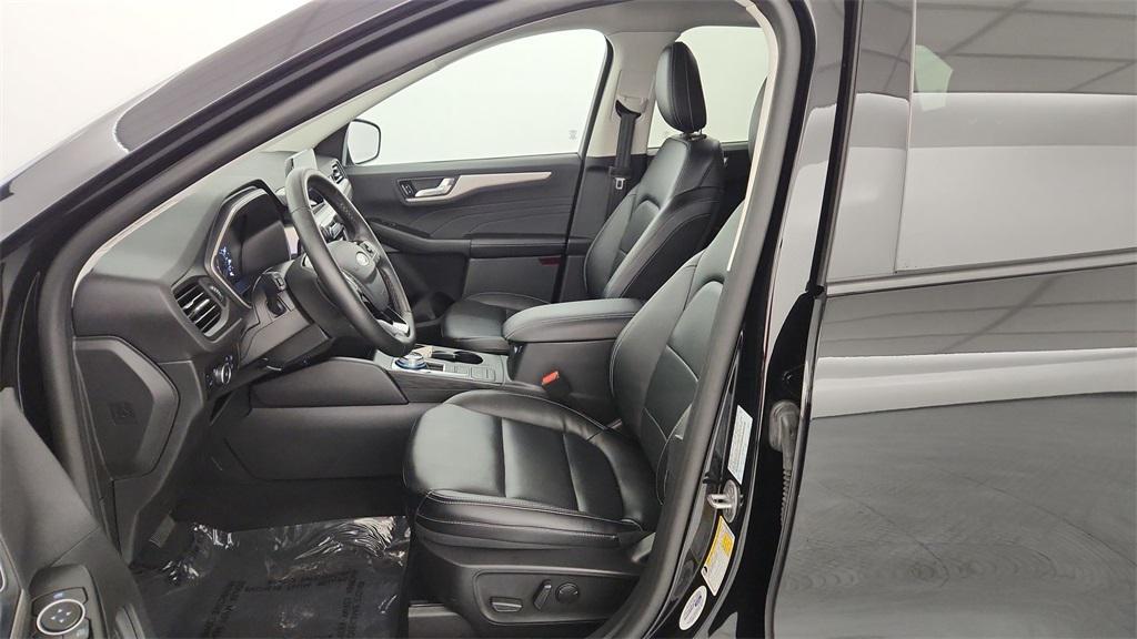 used 2022 Ford Escape car, priced at $23,334