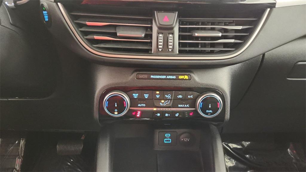 used 2022 Ford Escape car, priced at $23,334