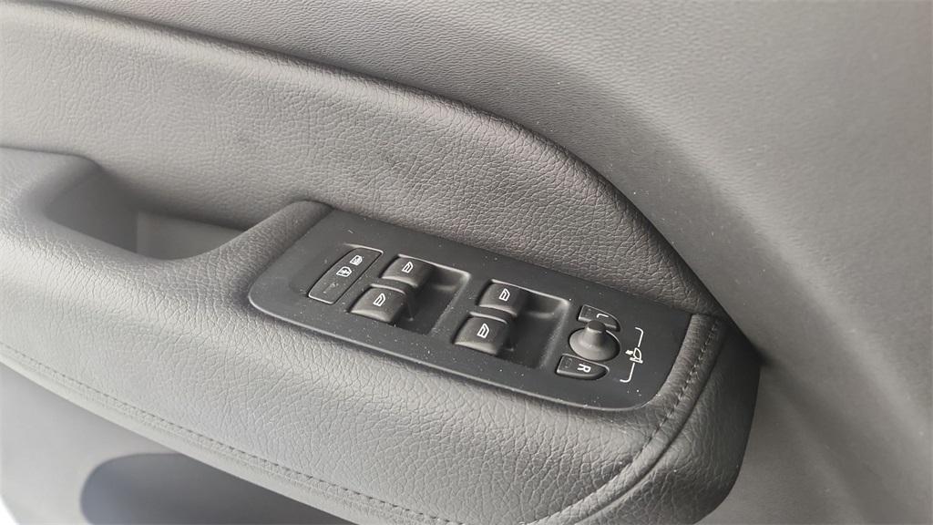 used 2022 Volvo XC60 car, priced at $20,711