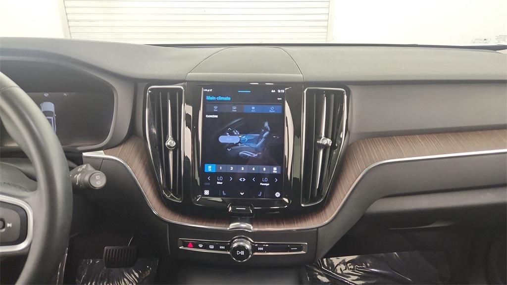 used 2022 Volvo XC60 car, priced at $20,711