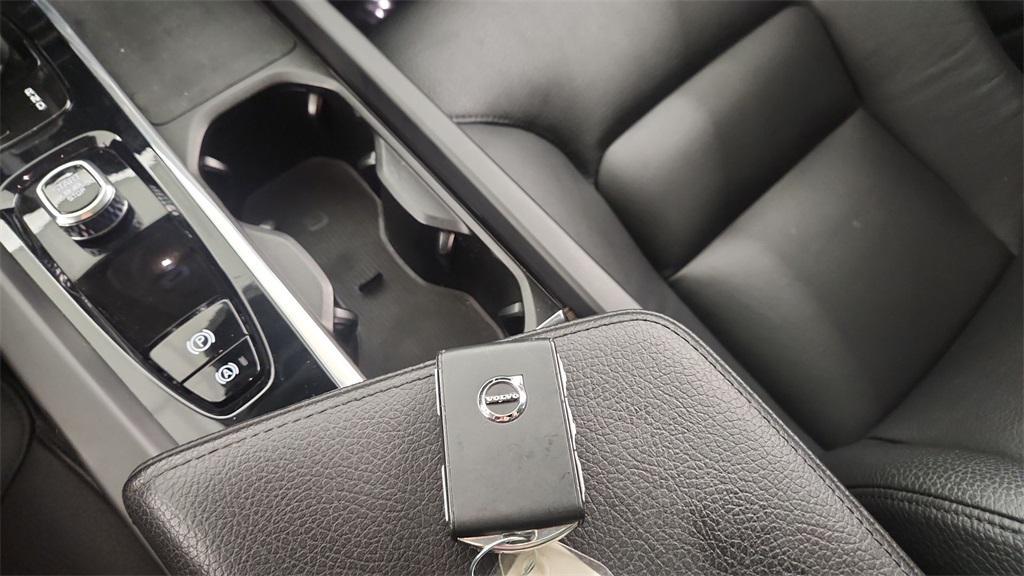 used 2022 Volvo XC60 car, priced at $20,711