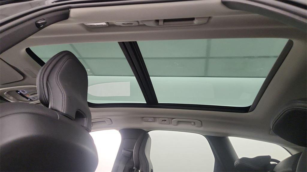 used 2023 Volvo XC60 car, priced at $28,325