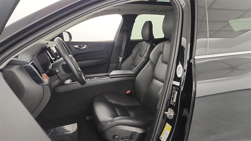 used 2023 Volvo XC60 car, priced at $28,325