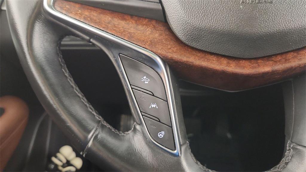 used 2021 Cadillac XT5 car, priced at $25,338