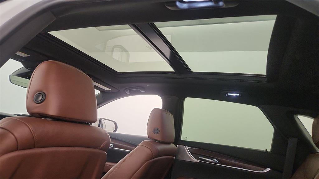 used 2021 Cadillac XT5 car, priced at $25,338